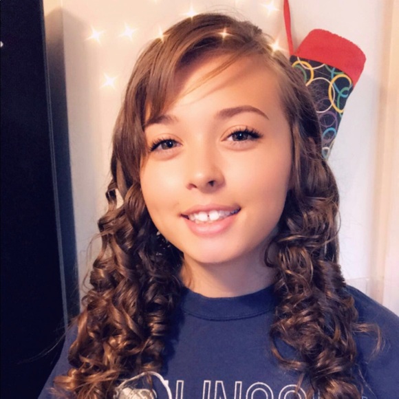 Meet your Posher, Christina - Picture 3 of 12